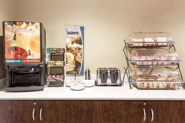 Breakfast/Coffee Service 72 of 84
