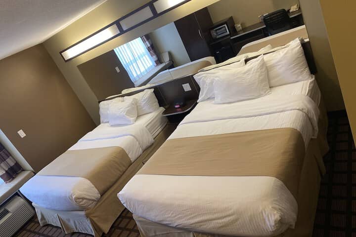 Room 12 of 84