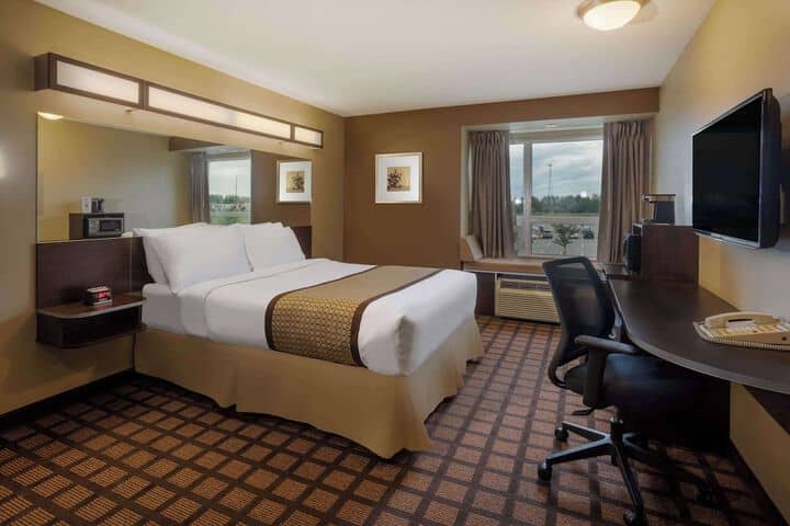 Room 32 of 84